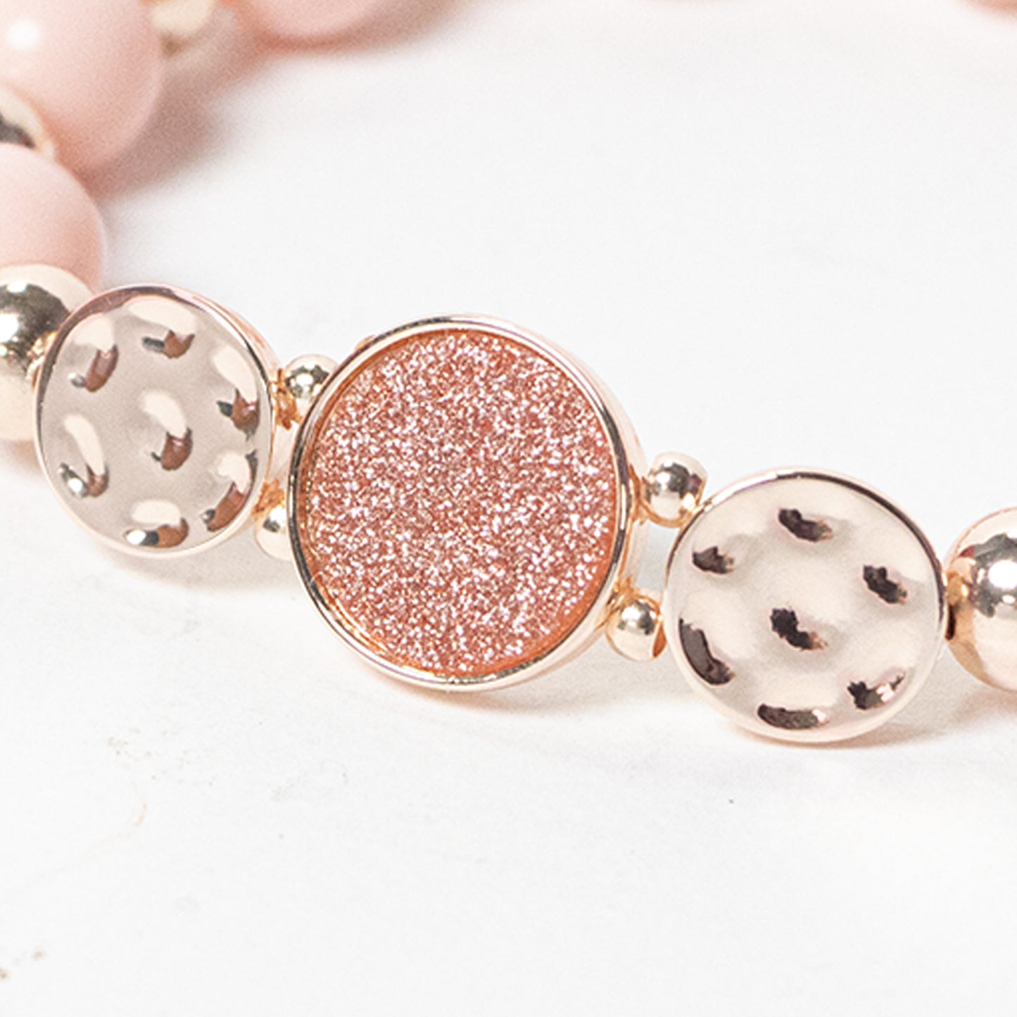 Bracciale in oro rosa galvanizzato con perle